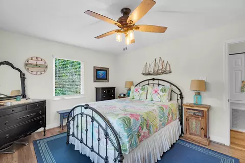Bedroom - 29114 Cedar Dr, Big Pine Key, FL 33043 photo 2 of 6