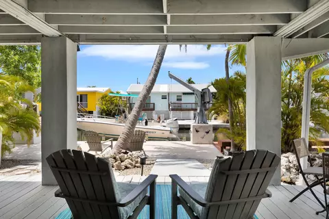 Exterior - 29114 Cedar Dr, Big Pine Key, FL 33043 photo 13 of 20
