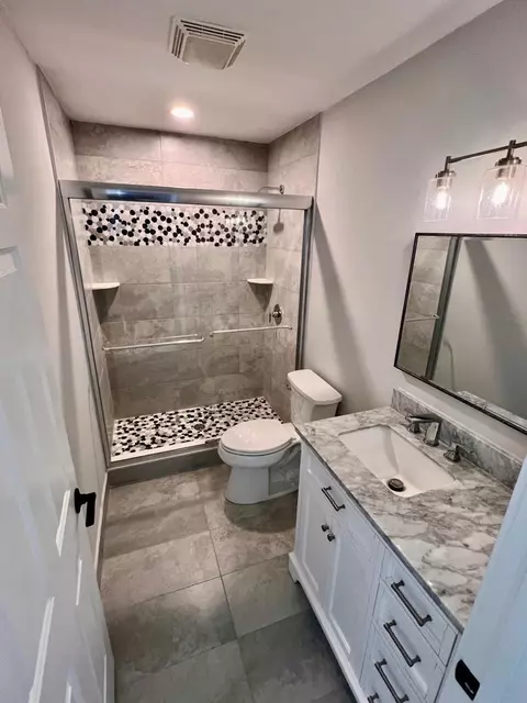 Bath - 641 12th St #KEY colony, Key Colony Beach, FL 33051 photo 5 of 5