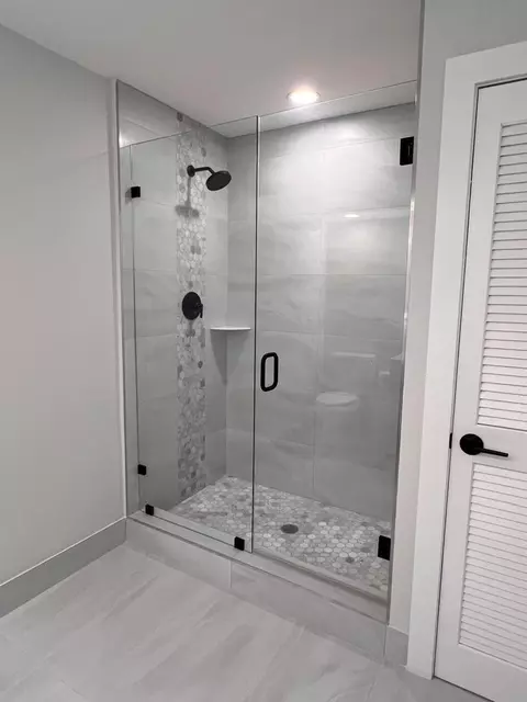 Bath - 641 12th St #KEY colony, Key Colony Beach, FL 33051 photo 1 of 5