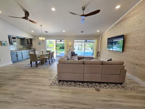 Living - 641 12th St #KEY colony, Key Colony Beach, FL 33051 photo 2 of 4