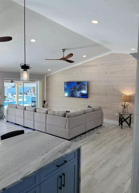 Living - 641 12th St #KEY colony, Key Colony Beach, FL 33051 photo 4 of 4