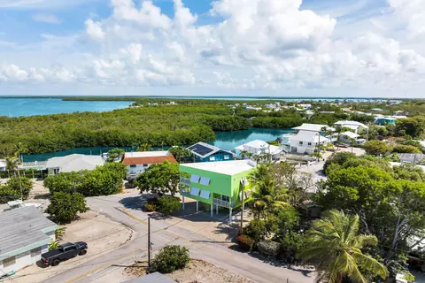 View/Area - 19 Park Dr, Key Largo, FL 33037 photo 3 of 13
