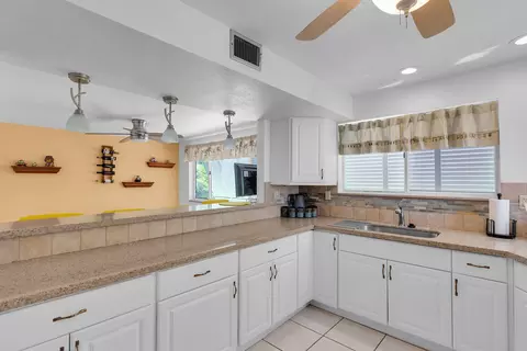 Kitchen - 19 Park Dr, Key Largo, FL 33037 photo 3 of 3