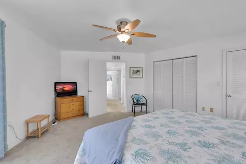 Bedroom - 19 Park Dr, Key Largo, FL 33037 photo 5 of 11