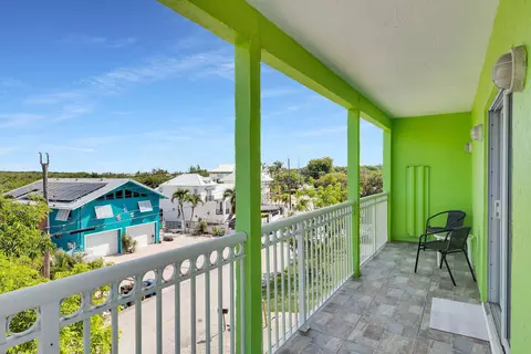 Exterior - 19 Park Dr, Key Largo, FL 33037 photo 7 of 9