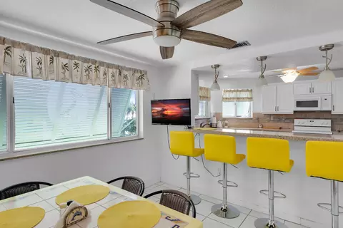 Dining - 19 Park Dr, Key Largo, FL 33037 photo 2 of 2