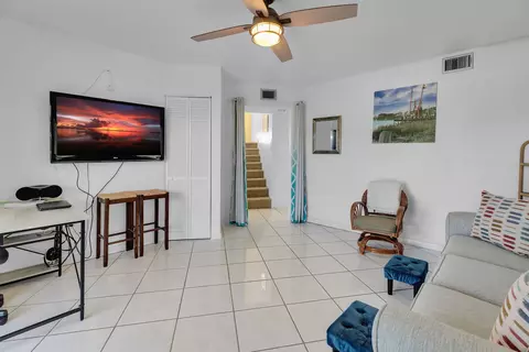 Living - 19 Park Dr, Key Largo, FL 33037 photo 2 of 4