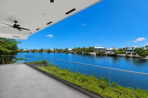38 N Bounty Ln, Key Largo, FL 33037
