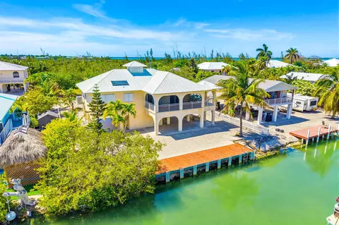 17286 Jamaica Ln, Sugarloaf, FL 33042