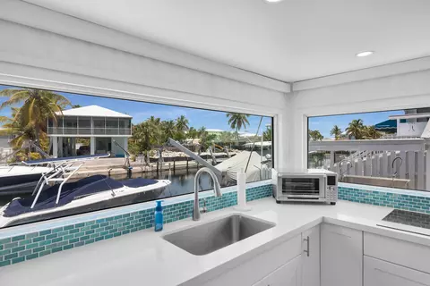 1503 Aqueduct Ln, Key Largo, FL 33037