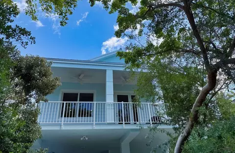 1025 Snapper Ln, Key Largo, FL 33037