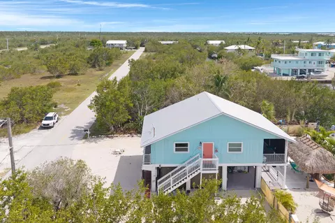 View/Area - 3746 Park Ave, Big Pine Key, FL 33043 photo 1 of 6