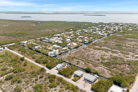 View/Area - 3746 Park Ave, Big Pine Key, FL 33043 photo 3 of 6