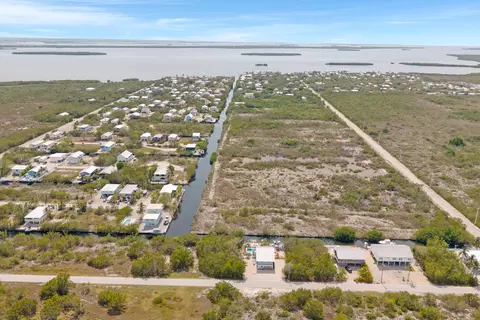 View/Area - 3746 Park Ave, Big Pine Key, FL 33043 photo 2 of 6