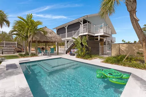 Exterior - 3746 Park Ave, Big Pine Key, FL 33043 photo 12 of 19