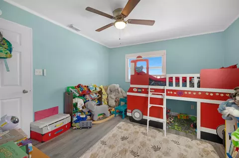 Bedroom - 3746 Park Ave, Big Pine Key, FL 33043 photo 5 of 8