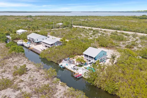 View/Area - 3746 Park Ave, Big Pine Key, FL 33043 photo 5 of 6