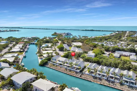 7006 Harbor Village Dr, Duck Key, FL 33050