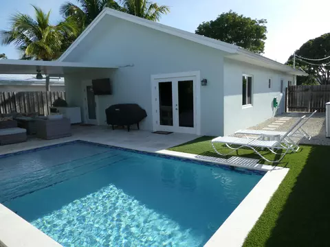 215 S Coconut Palm Blvd, Tavernier, FL 33070