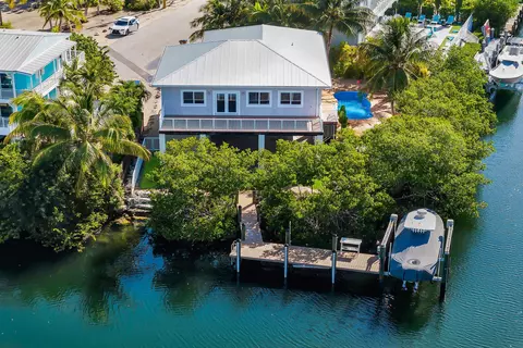 View/Area - 217 Bruce Ct, Marathon, FL 33050 photo 6 of 15