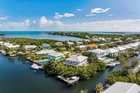 View/Area - 217 Bruce Ct, Marathon, FL 33050 photo 9 of 15