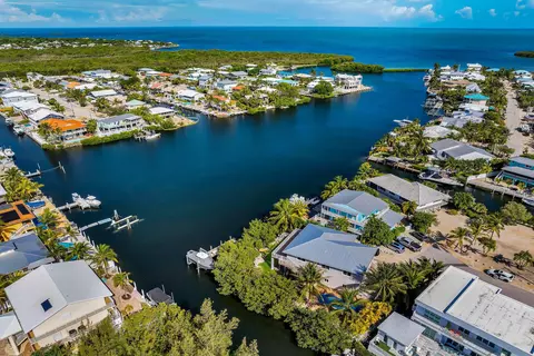 View/Area - 217 Bruce Ct, Marathon, FL 33050 photo 12 of 15