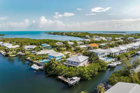 View/Area - 217 Bruce Ct, Marathon, FL 33050 photo 8 of 15