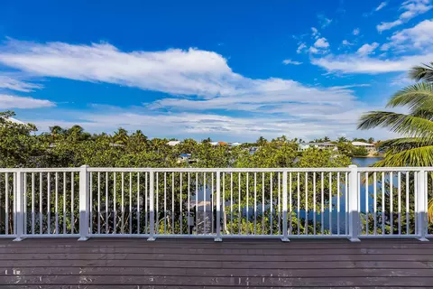 Exterior - 217 Bruce Ct, Marathon, FL 33050 photo 6 of 16