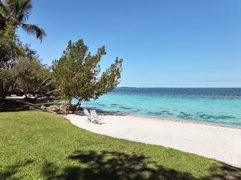 Exterior - 96000 Overseas Highway N4 Boat Hwy, Key Largo, FL 33037 photo 3 of 10