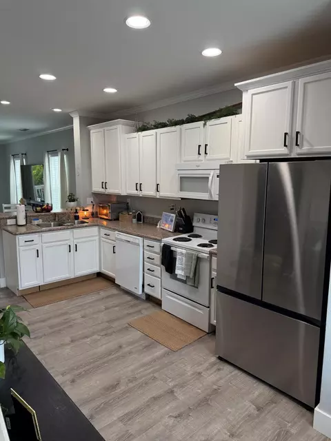 5030 5th Ave #9, Stock Island, FL 33040