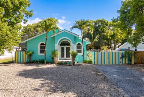 32 S Andros Rd, Key Largo, FL 33037
