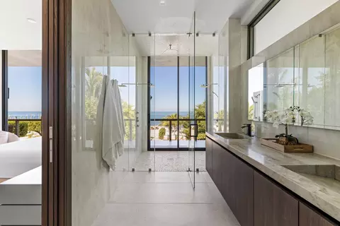 Bath - 57783 Morton St, Marathon, FL 33050 photo 3 of 3