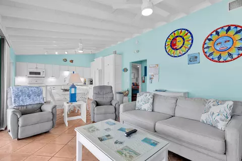 Living - 741 9th St #KEY colony, Key Colony Beach, FL 33051 photo 3 of 3