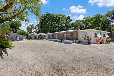 40 Transylvania Ave, Key Largo, FL 33037