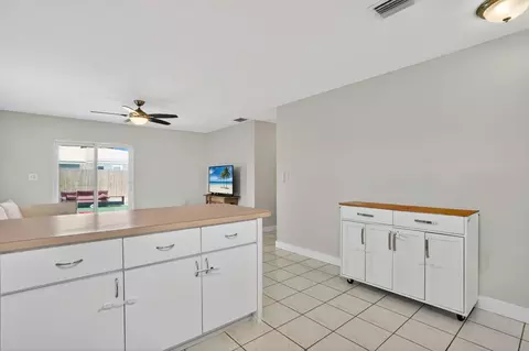Kitchen - 8 N End Rd, Key Largo, FL 33037 photo 5 of 5