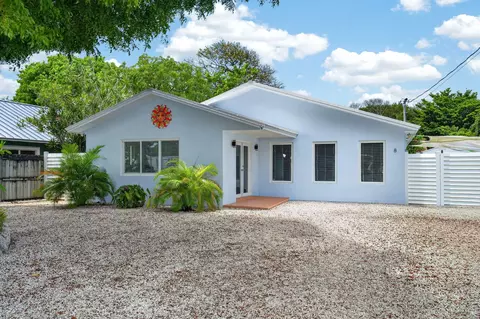 8 N End Rd, Key Largo, FL 33037
