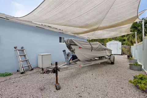 Exterior - 8 N End Rd, Key Largo, FL 33037 photo 6 of 9
