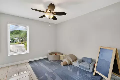 Bedroom - 8 N End Rd, Key Largo, FL 33037 photo 1 of 4