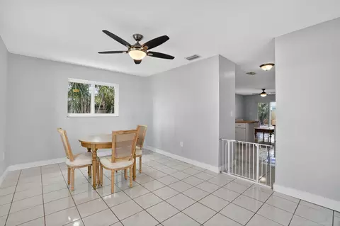 Dining - 8 N End Rd, Key Largo, FL 33037 photo 2 of 3