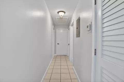 Entry Way - 8 N End Rd, Key Largo, FL 33037 photo 1 of 1