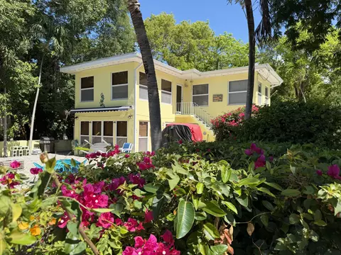 140 S Bay Harbor Dr, Key Largo, FL 33037