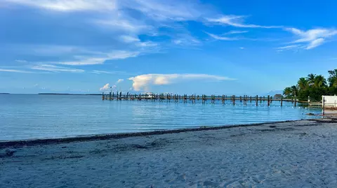 140 S Bay Harbor Dr, Key Largo, FL 33037