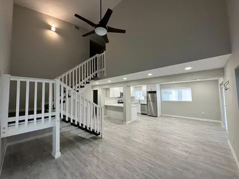 Living - 35 Atlantic Dr, Key Largo, FL 33037 photo 2 of 3