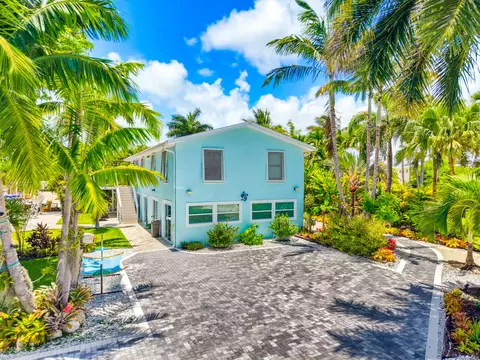 17195 Hibiscus Ln, Sugarloaf Key, FL 33042