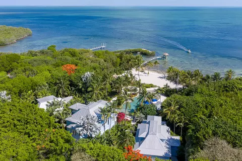 139 Gimpy Gulch Dr, Islamorada, FL 33036