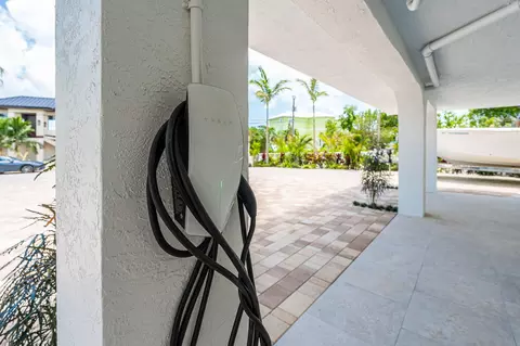 Exterior - 24 Mutiny Pl, Key Largo, FL 33037 photo 13 of 19