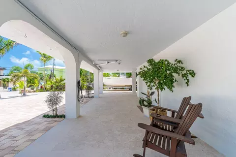 Exterior - 24 Mutiny Pl, Key Largo, FL 33037 photo 5 of 19