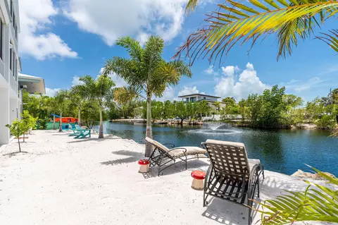 Exterior - 24 Mutiny Pl, Key Largo, FL 33037 photo 4 of 19