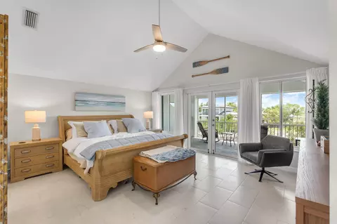 Bedroom - 24 Mutiny Pl, Key Largo, FL 33037 photo 1 of 7